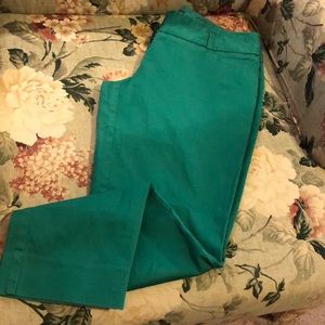 The Limited Kelly Green Cotton Stretch Capris 4